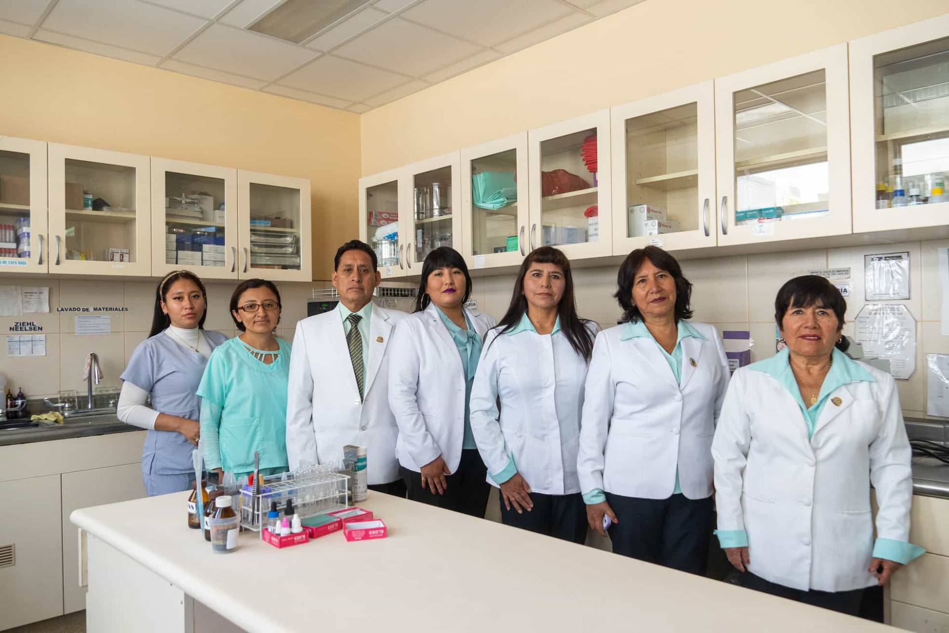 Equipo de Laboratorio Equipo de Laboratorio